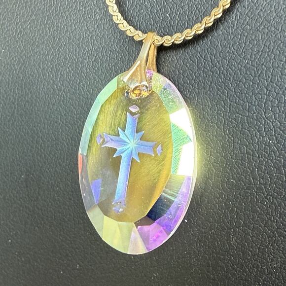 Aurora Borealis Rainbow Etched Cross Faceted Pendant 15” Necklace Vintage - Picture 2 of 6